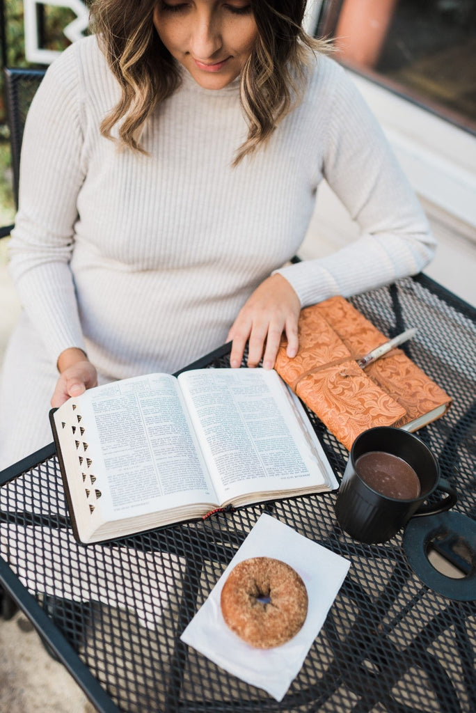 pregnancy, devotionals for moms, encouragement for moms, diaper bags
